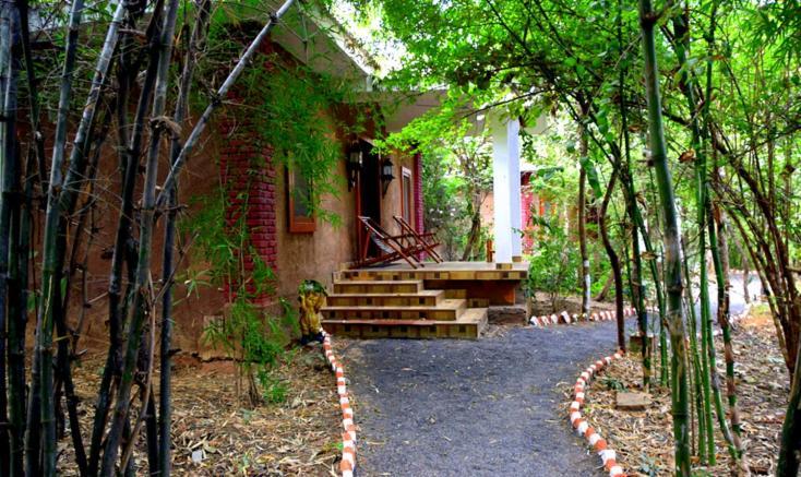 Lemon Tree Wildlife Resort, Bandhavgarh Tala  ภายนอก รูปภาพ