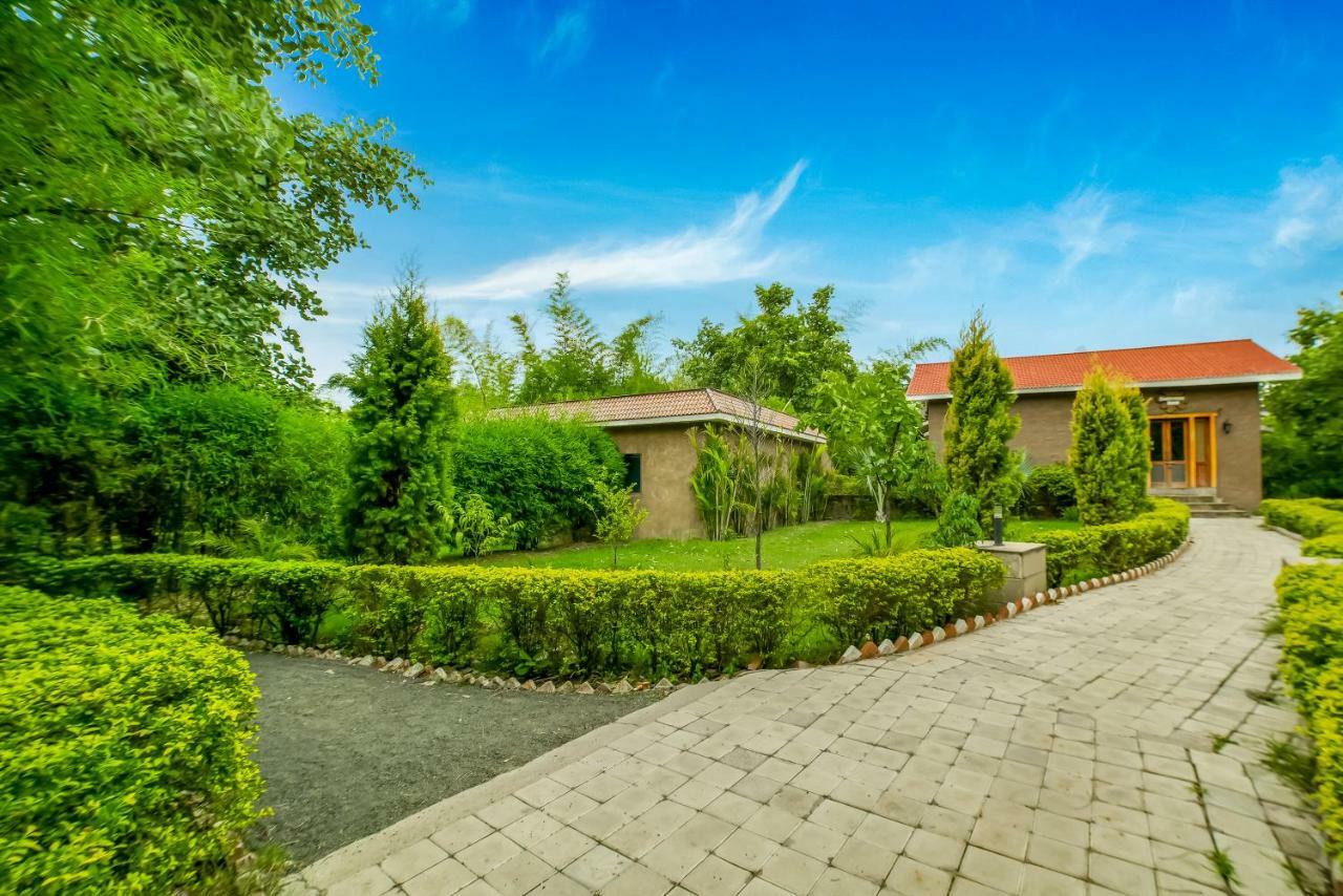 Lemon Tree Wildlife Resort, Bandhavgarh Tala  ภายนอก รูปภาพ
